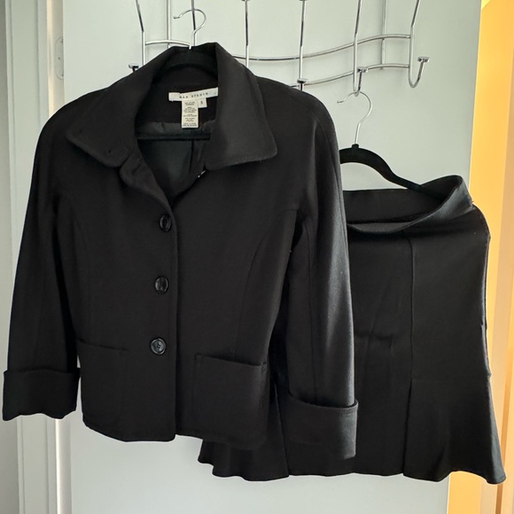 Like new Max Studio 2 piece suit - Picture 1 of 2